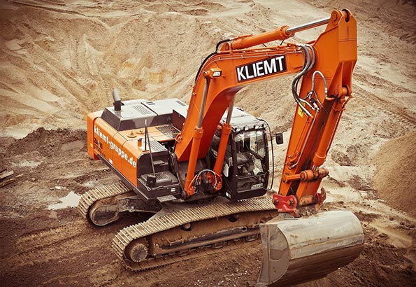 挖土机的操作与维护知识分享