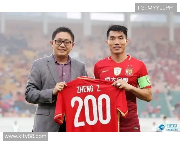 恒大足球队员风采展示精彩瞬间回顾与球队荣耀历程分享 恒大足球队员风采展示精彩瞬间回顾与球队荣耀历程分享