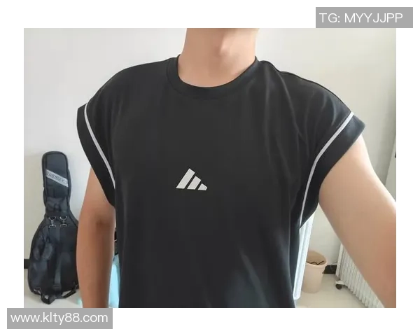 打篮球时如何选择合适的服装和鞋子以提升运动表现和舒适度 打篮球时如何选择合适的服装和鞋子以提升运动表现和舒适度
